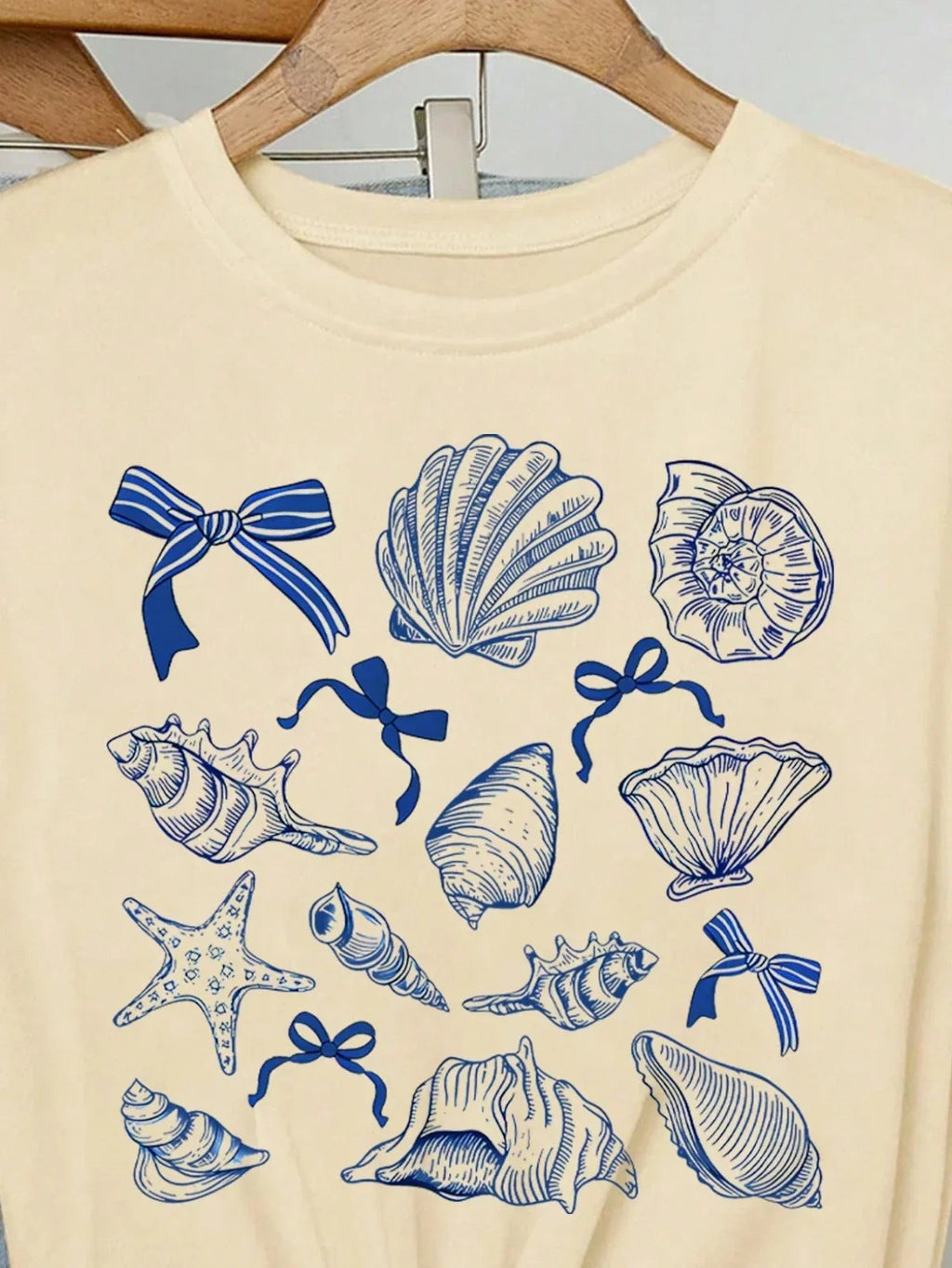 T-shirt with Shell Print