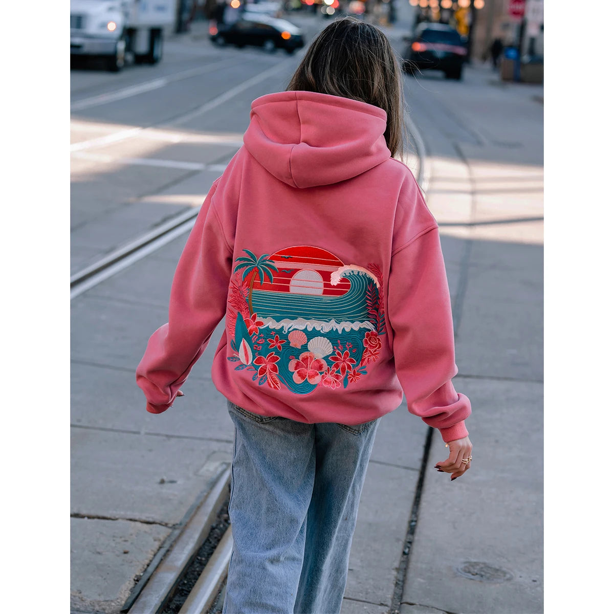 Sweatshirt com Capuz e Bordado Pôr do Sol